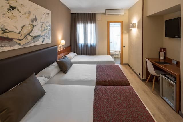 카탈로니아 카스텔노우-트리플룸-4