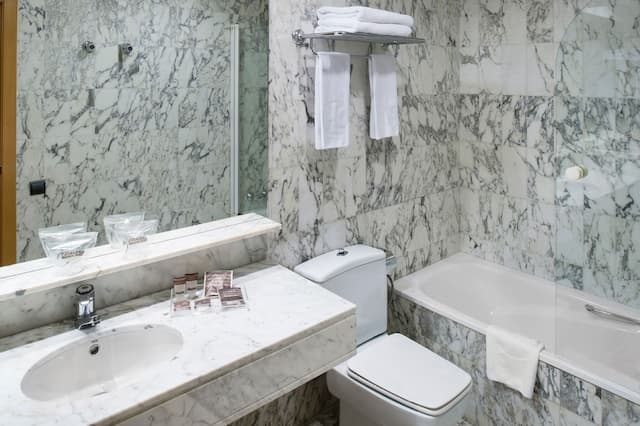 카탈로니아 카스텔노우-트리플룸-5