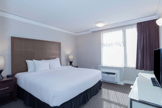 샌드맨 호텔 밴쿠버 다운타운-스탠다드 스위트, 킹사이즈침대 1개 (Kitchenette, South Tower)-1