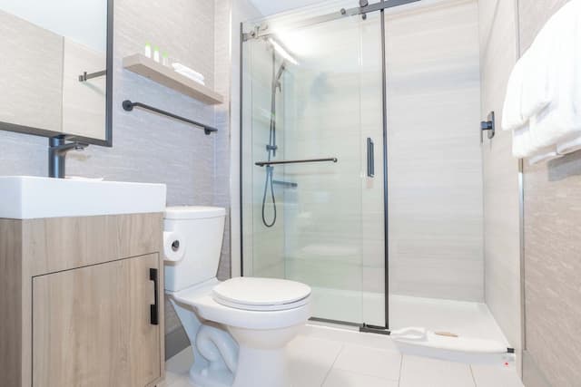 샌드맨 호텔 밴쿠버 다운타운-스탠다드룸, 퀸사이즈침대 1개 (South Tower)-4