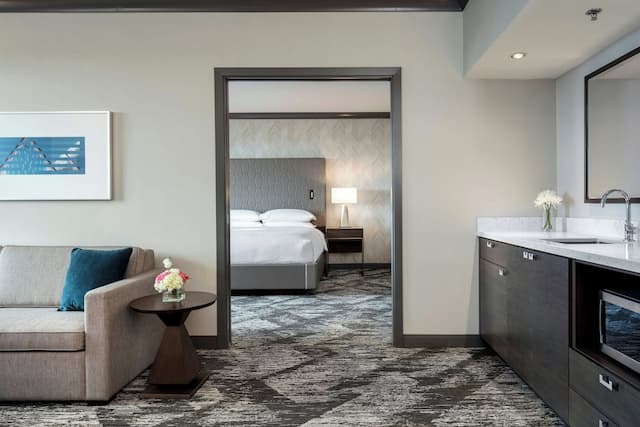 쉐라톤 밴쿠버 길퍼드 호텔-펜트하우스, 킹사이즈침대 1개 및 소파베드-20