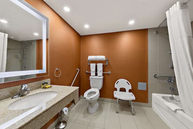 多倫多北約克旅遊賓館-標準客房, 1 張特大雙人床, 非吸煙房, 雪櫃和微波爐 (1st Floor)-4