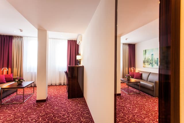 The Domicil Hotel Frankfurt City-Deluxe Suite-8