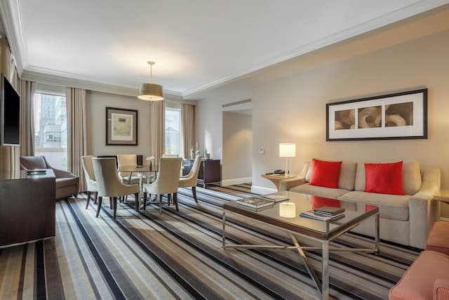 Omni Berkshire Place-Luxury Suite, 1 King Bed (Rodgers and Hammerstein)-15