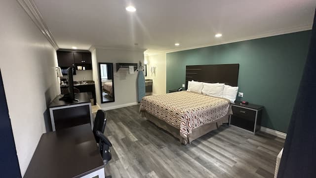 花園套房酒店-豪華客房, 1 張特大雙人床-2