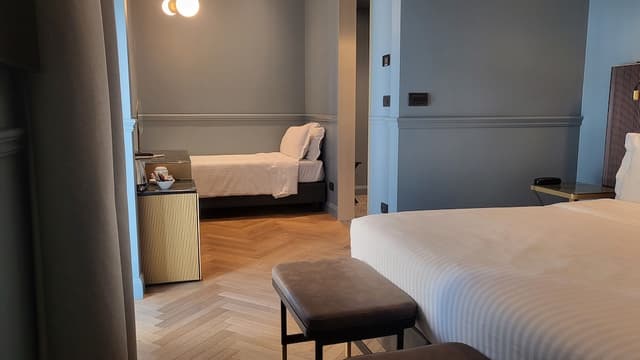 Hotel Berna-Deluxe Matrimoniale o Doppia con Divano letto-4