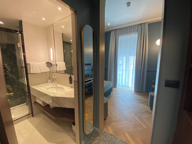 Hotel Berna-Deluxe Matrimoniale o Doppia con Divano letto-6