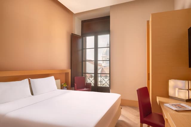 拿坡里UNA飯店-經典雙人房-1