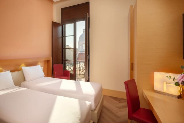 拿坡里UNA飯店-經典雙人房-6