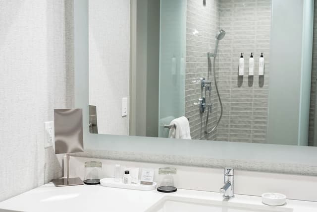 마우이 코스트 호텔-디럭스룸-7