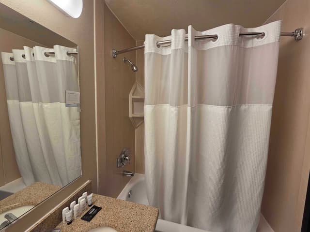 라마다 바이 윈덤 투퀼라 사우스센터-룸, 킹사이즈침대 1개, 금연, 강 전망-6