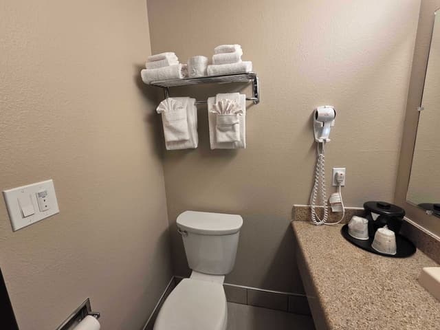 라마다 바이 윈덤 투퀼라 사우스센터-룸, 킹사이즈침대 1개, 금연, 강 전망-5