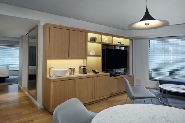 Conrad New York Downtown-Luxury Suite, 1 King Bed, Corner-9