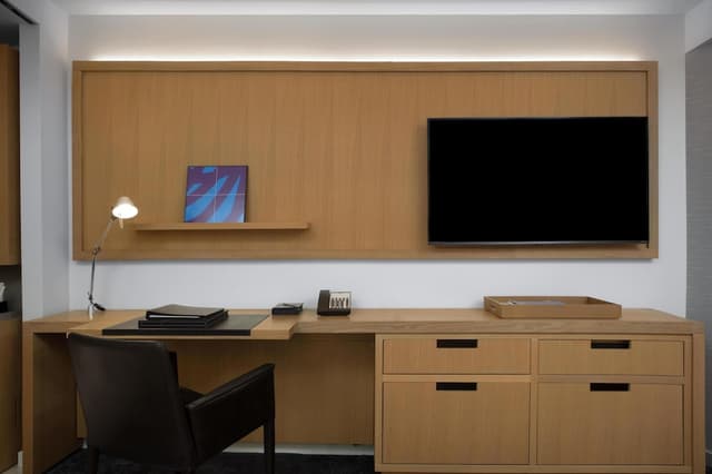 Conrad New York Downtown-Deluxe Suite, 2 Double Beds-6