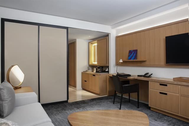 Conrad New York Downtown-Deluxe Suite, 1 King Bed, Accessible (Roll-in Shower)-7