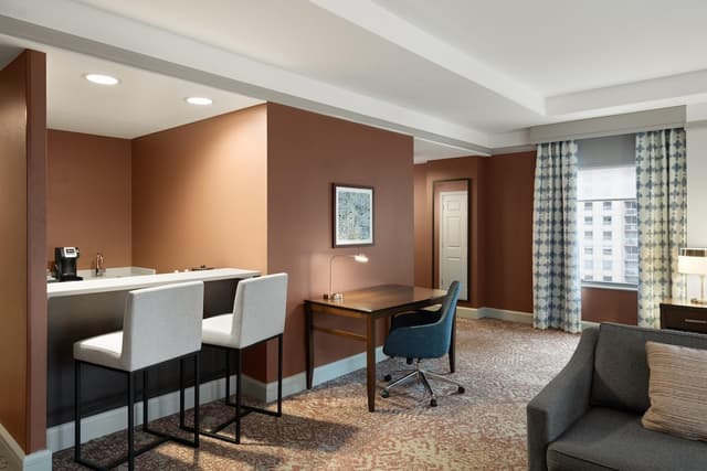 芝加哥市中心/華麗一英里希爾頓花園酒店-普通套房, 1 張特大雙人床及 1 張梳化床-1