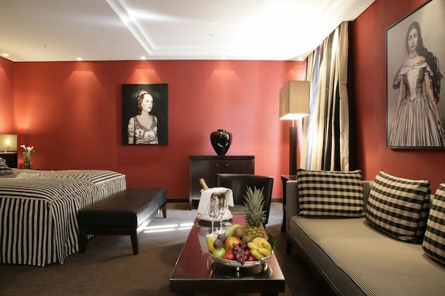 Hotel Bayerischer Hof-Junior Suite-4