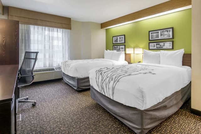 슬립 인 - 시택 에어포트-Double Room, 2 Double Beds, Non-Smoking, Refrigerator & Microwave-2