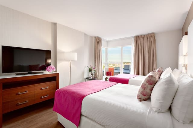 Auberge Vancouver Hotel-华丽客房, 2 张双人床, 城市景观-3
