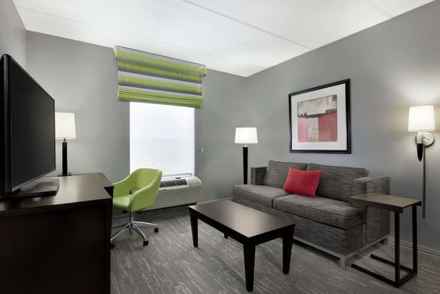 休士頓/清水湖 - Nasa 區希爾頓歡朋套房飯店-套房, 1 張特大雙人床和 1 張沙發床, 簡易廚房-6