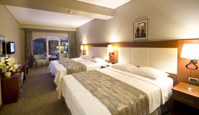 インペラ ホテル-スタンダード トリプルルーム シングルベッド 3 台-2