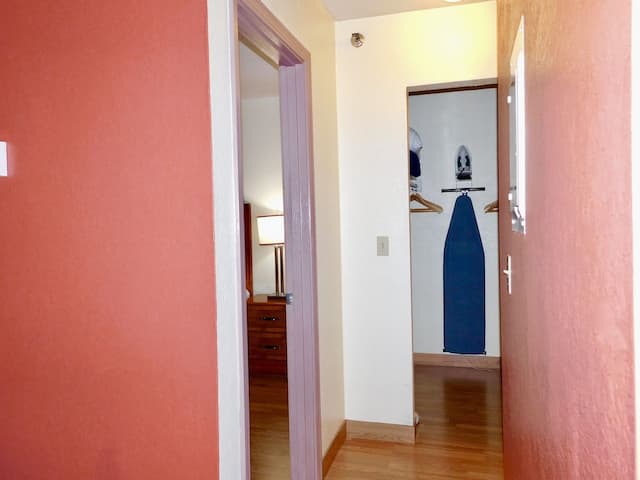 アメリカズ ベスト バリュー イン & スイーツ アンカレッジ エアポート-デラックス スイート クイーンベッド 2 台 禁煙 バルコニー-3