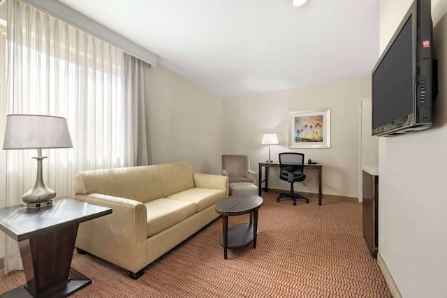 Best Western Royal Palace Inn & Suites-Suite, 1 Queen Bed, Non Smoking, Refrigerator & Microwave (with Sofabed)-2