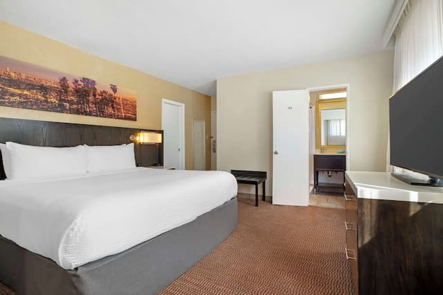 Best Western Royal Palace Inn & Suites-Standard Room, 1 King Bed, Non Smoking, Refrigerator & Microwave-3