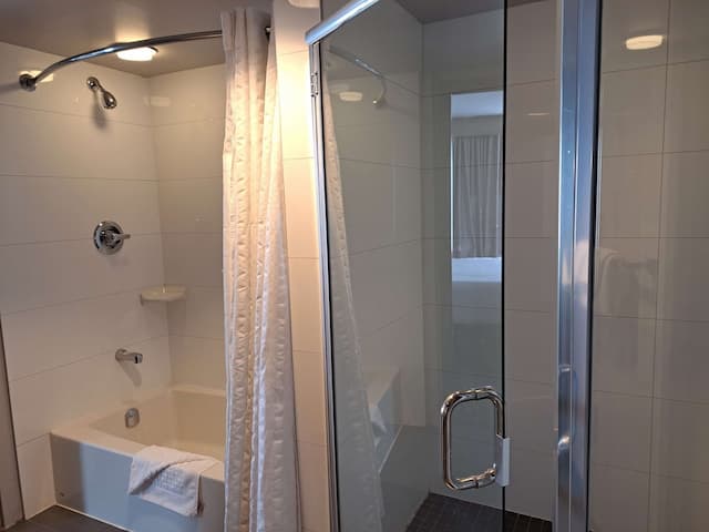 溫哥華機場貝斯特韋斯特普拉斯酒店-套房, 1 張特大雙人床, 非吸煙房 (with Sofabed)-7