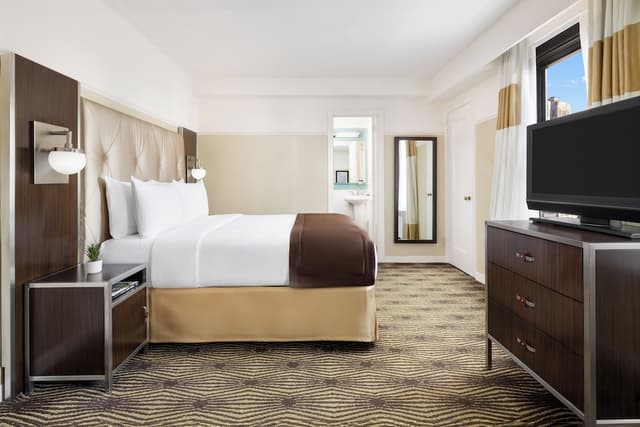 NEW YORKER BY LOTTE HOTELS-Metro Room, 1 Queen Bed-4