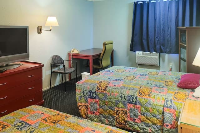 Rodeway Inn Seattle Airport-Standard Room, 2 Queen Beds, Non Smoking-2