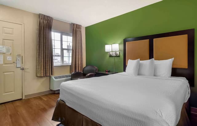 Extended Stay America Suites Seattle Tukwila-Studio, 1 Queen Bed, Accessible, Non Smoking-1