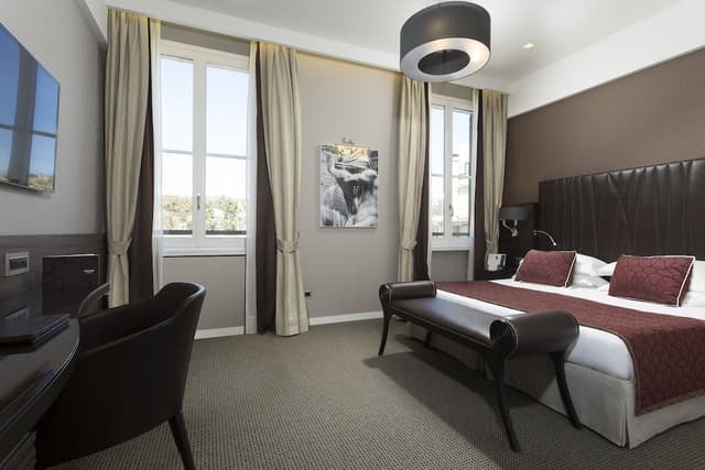 阿特米德飯店-豪華雙人房-1