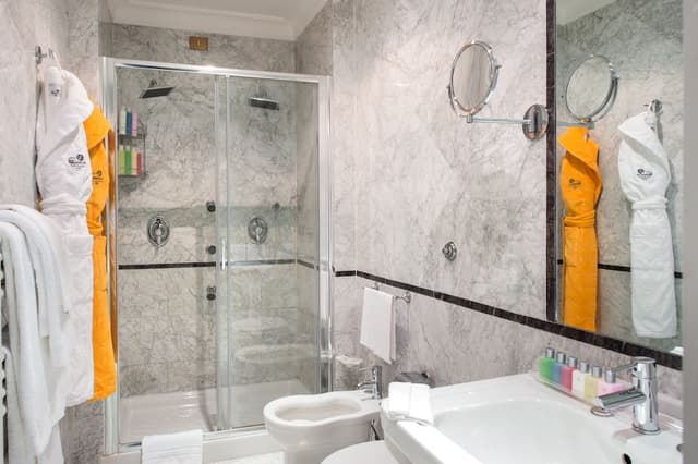 米蘭廣場品牌飯店-高級雙人或雙床房-5