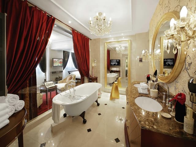 Sofitel Legend Metropole Hanoi-Opera wing, Grand Prestige Suite with Club Privileges and Benefits, King Bed-10