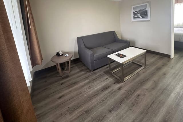 洛杉磯機場 - LAX 凱藝套房飯店-套房, 1 張特大雙人床和 1 張沙發床, 非吸煙房 (1 Person Sofa Bed)-5