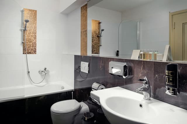 查理斯飯店-普通套房-5