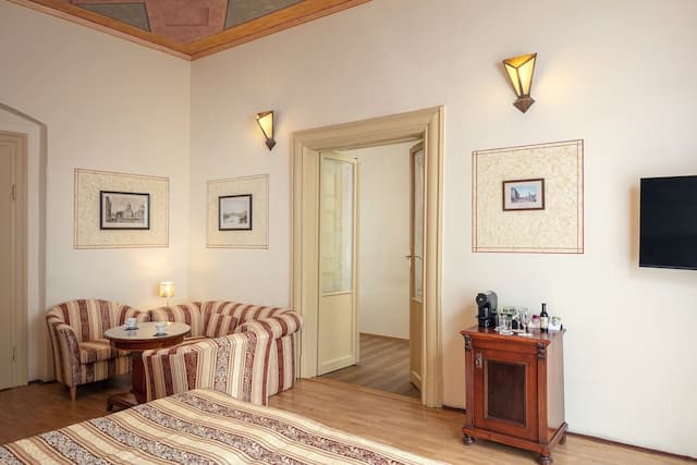 查理斯飯店-普通套房-3