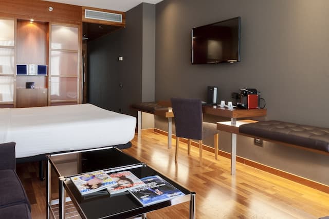 AC Hotel Aitana by Marriott-Superior Room, 1 King Bed-3