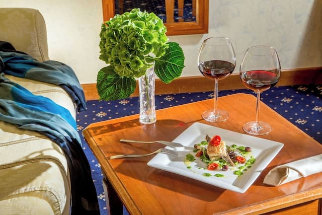 UNA Hotels Empire Roma-Superior Twin Room-3