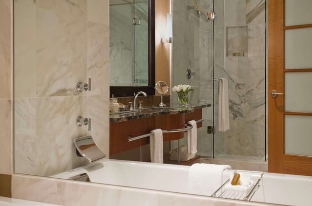 Grand Hyatt Seattle-Room, 1 King Bed, City View-5