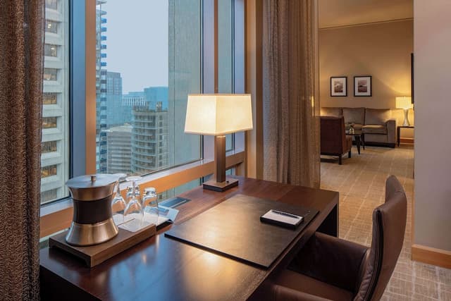 Grand Hyatt Seattle-Suite, 1 King Bed (Emerald Suite)-6