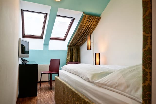 昆斯托弗飯店-經濟雙人房-5