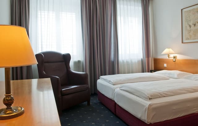 昆斯托弗飯店-高級雙人房-6