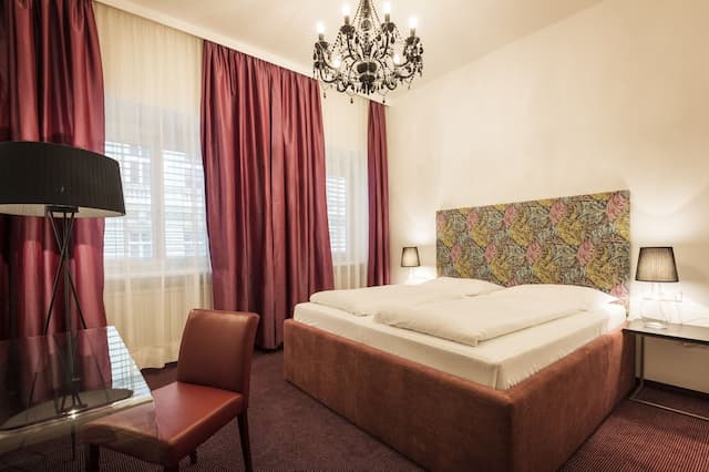 昆斯托弗飯店-高級雙人房-4