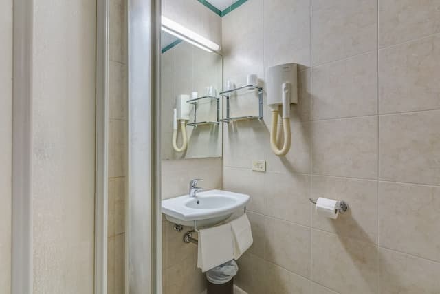 歐羅巴花園飯店-三人房-6