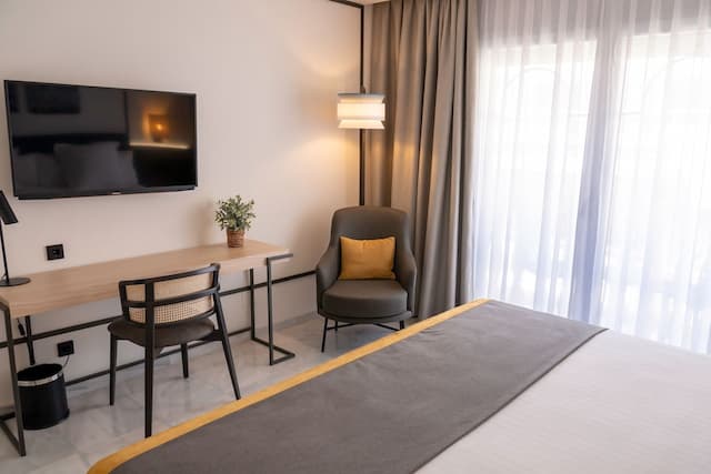 URH 錫切斯海灘酒店-高級客房, 部分海景-7