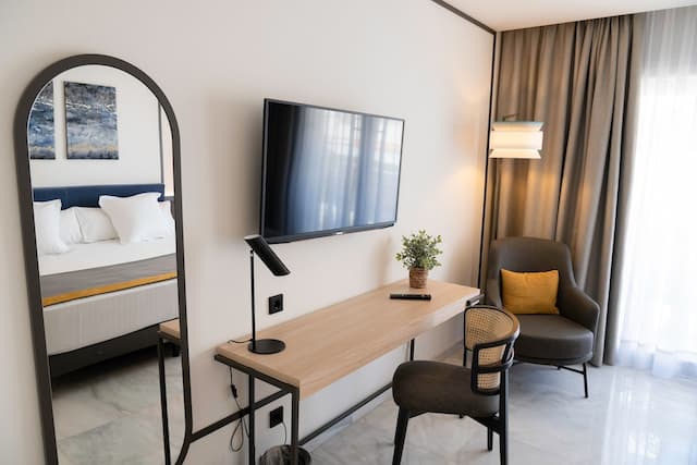 URH 錫切斯海灘酒店-高級客房, 部分海景-12