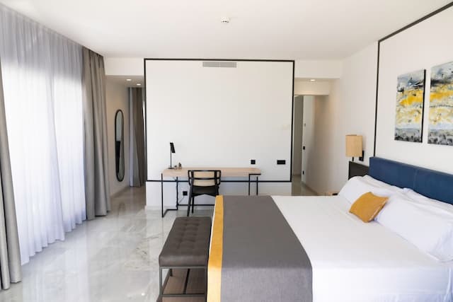 URH 錫切斯海灘酒店-套房, 海景-7