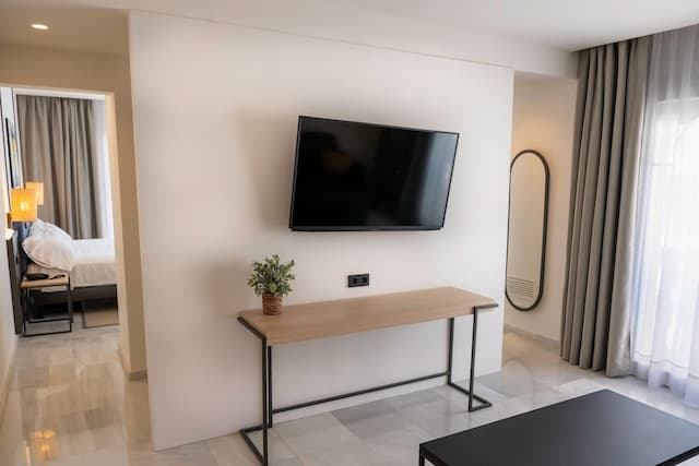 URH 錫切斯海灘酒店-套房, 海景-3